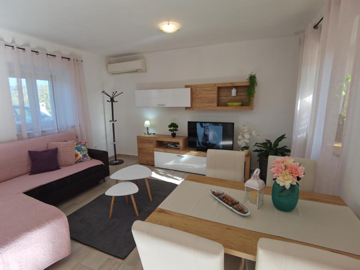 Jasmina Apartment Hum Εξωτερικό φωτογραφία